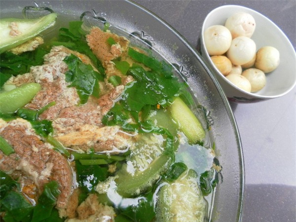 Ăn mồng tơi mùa hè ngon, mát nhưng không được quên những điều này - Ảnh 2.