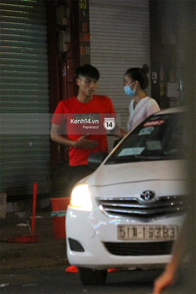 Mạc Hồng Quân - Kỳ Hân tình cảm đi ăn ốc giữa đêm trước ngày tổ chức tiệc cưới - Ảnh 1.