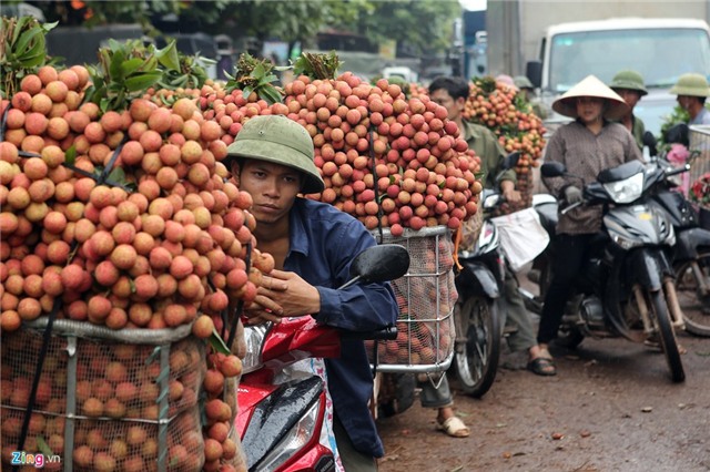 Xe vai thieu ngap cho ven quoc lo, un tac keo dai hinh anh 8
