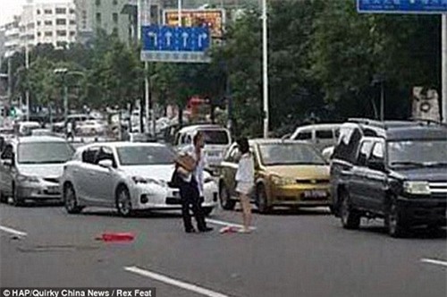 nhung man cai nhau “cuoi ra nuoc mat” cua cac doi dang yeu - 1