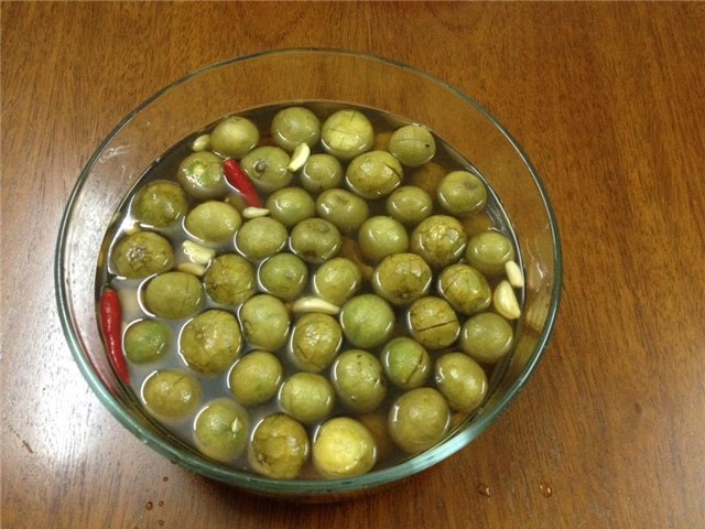 sấu ngâm mắm ớt, sấu hà nội, mùa sấu hà nội, bà chị văn phòng, bà chị văn phòng làm thêm kiếm 2 triệu