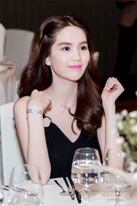 Ngọc Trinh dự tiệc cưới Kỳ Hân 7