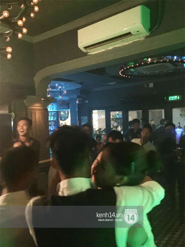 Mạc Hồng Quân - Kỳ Hân đi quẩy cùng bạn bè sau tiệc cưới - Ảnh 16.