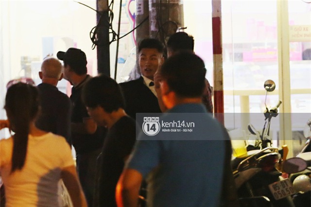 Mạc Hồng Quân - Kỳ Hân đi quẩy cùng bạn bè sau tiệc cưới - Ảnh 4.