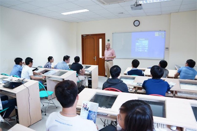 Những ngành học có nhu cầu nhân lực cao ở Việt Nam - Ảnh 2.