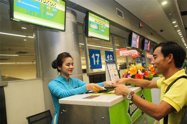 Giá vé, vé máy bay, tăng mạnh, hàng không, sân bay, tăng giá, giá xăng, xăng dầu, giá cước, vận tải