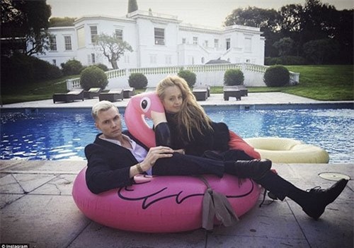 choang voi su chiu choi cua con nha giau tren instagram hinh anh 6