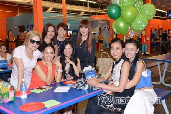 Vợ cũ và tình mới Bằng Kiều thân thiết trong tiệc sinh nhật con 11