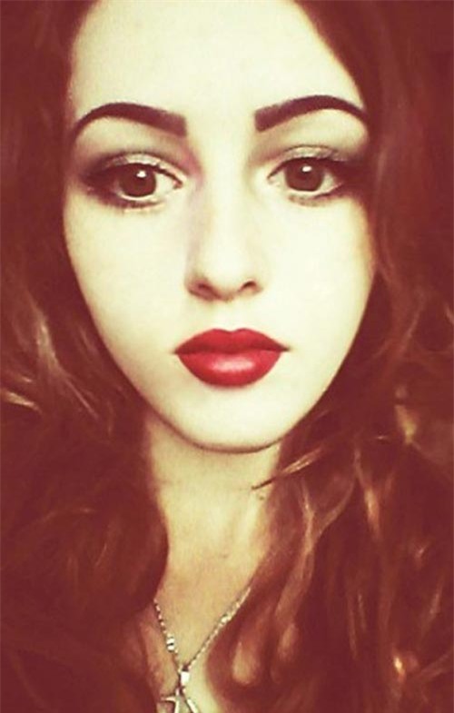 co gai nga xinh nhu thien than co co bap cuon cuon hinh anh 2