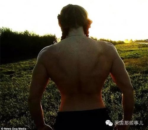 co gai nga xinh nhu thien than co co bap cuon cuon hinh anh 10