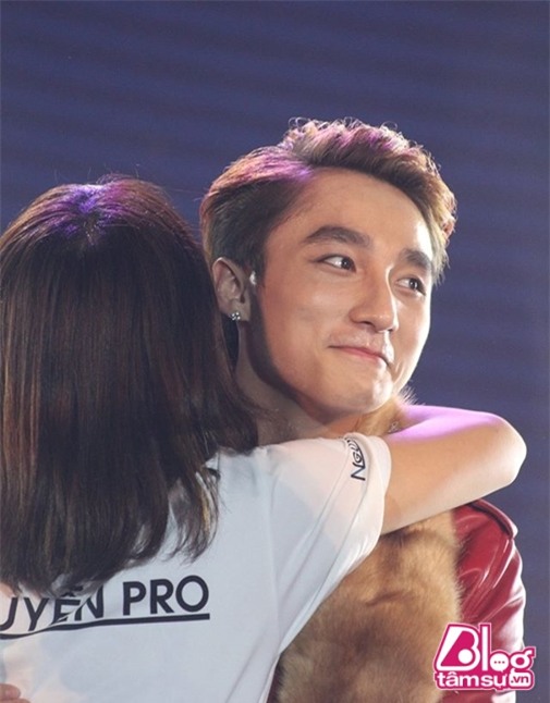 son-tung-de-dai-voi-fan-nu-blogtamsuvn6