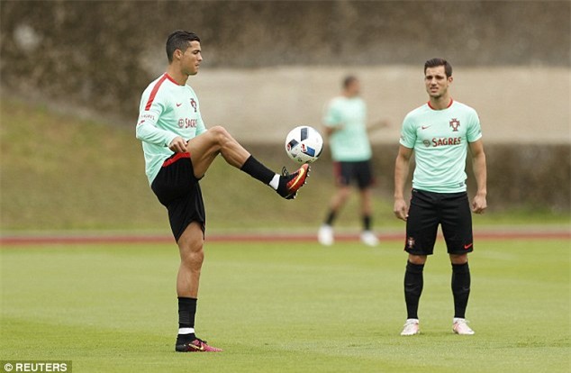 Ronaldo khoe điều khiến Ba Lan phải sợ - Ảnh 2.