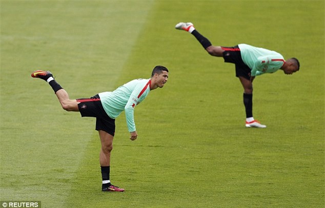 Ronaldo khoe điều khiến Ba Lan phải sợ - Ảnh 3.