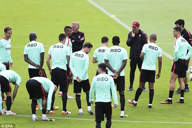 Ronaldo khoe điều khiến Ba Lan phải sợ - Ảnh 4.