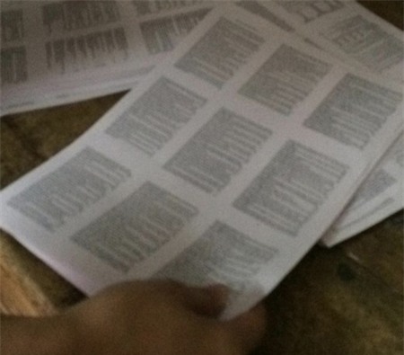 Chúng em làm tử tế nên chữ in ra rất rõ, một chủ cửa hàng photo cho biết