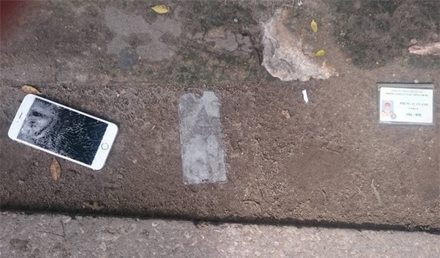 Giat the nganh, dap vo iPhone 6 cua CSGT hinh anh 1