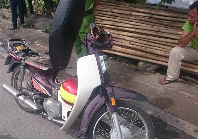 Giat the nganh, dap vo iPhone 6 cua CSGT hinh anh 2