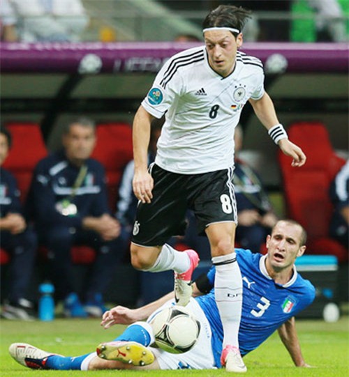 cho dt duc thay doi lich su truoc italia hinh anh 2