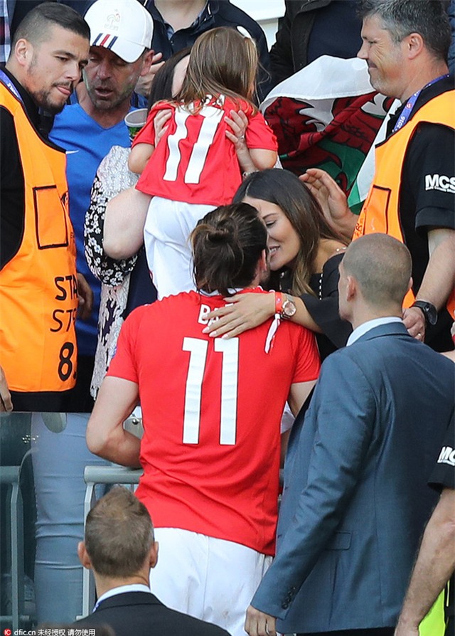 Những nụ hôn ngọt ngào ở Euro 2016 - Ảnh 4.