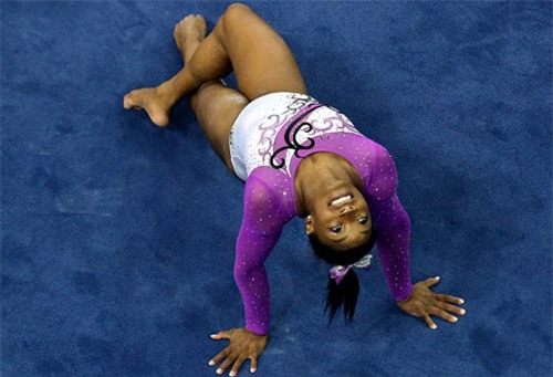 12 triệu lượt xem: Nữ VĐV & màn thể dục ma thuật - 3