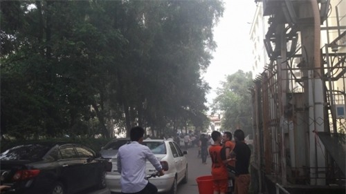 ĐH Sư phạm Hà Nội cháy lớn, thí sinh thi THPT 2016 chạy toán loạn - Ảnh 7