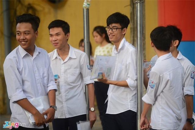 63 thi sinh vi pham ky luat trong ngay thi dau hinh anh 1