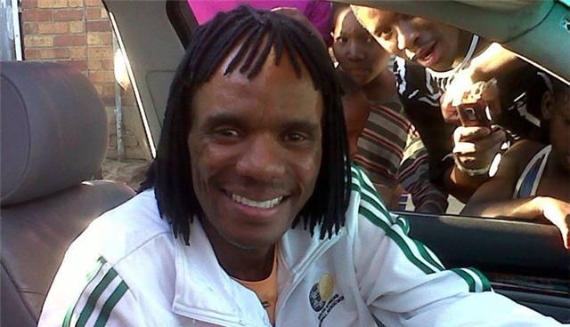 giả mạo, đóng giả, lừa đảo, tội lừa đảo, danh ca, nam danh ca, Nam Phi