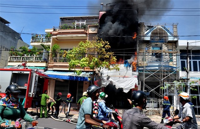 Lam chay cua hang tien ty cua hang xom khi sua nha hinh anh 4