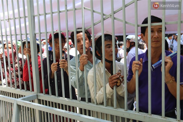 Đà Nẵng: Khi những ông bố, bà mẹ U40 quyết tâm đậu tốt nghiệp THPT - Ảnh 3.