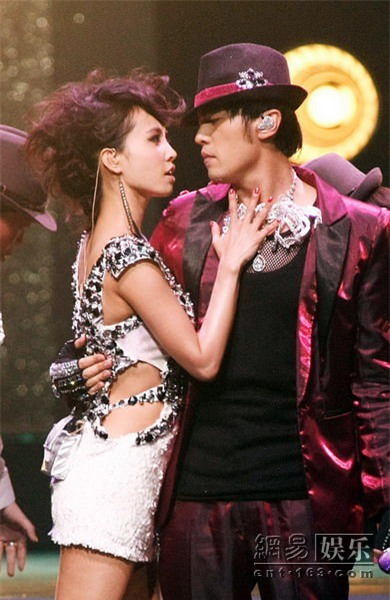 Chuyện tình yêu showbiz Hoa ngữ: Tình cũ của người này trở thành nửa kia của kẻ khác - Ảnh 18.