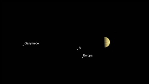 Vệ tinh NASA đã tiếp cận Sao Mộc thành công - 12