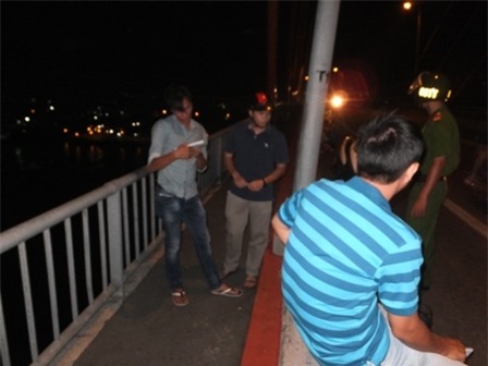 Hiện trường nơi bé O. nhảy xuống sông tự vẫn