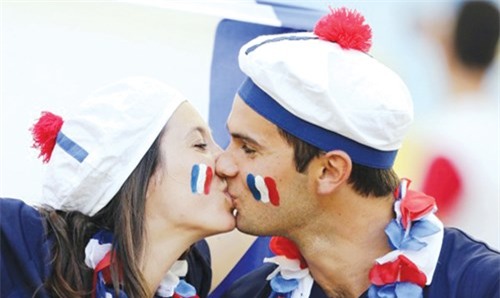 Nước Pháp bây giờ mới thực vui - 2