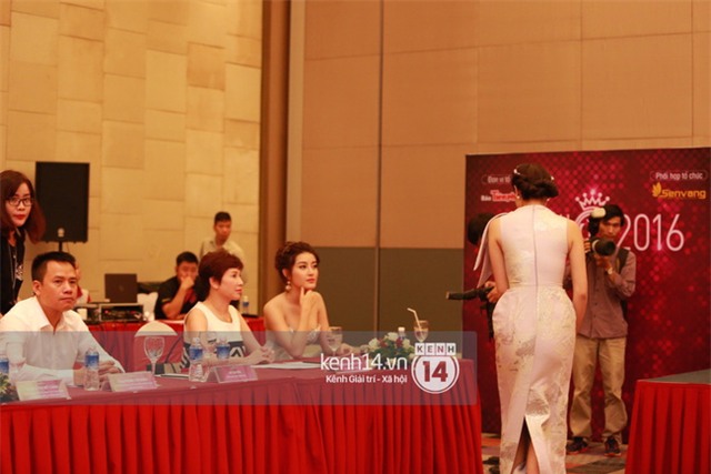 Dù họp báo HHVN 2016 bắt đầu muộn 1 tiếng, HH Kỳ Duyên vẫn chưa có mặt - Ảnh 4.