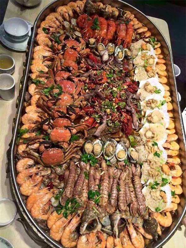 Nồi lẩu 2 triệu ngập mặt ở Hà Nội đang khiến dân mạng sốt vó muốn đi ăn, thực ra là... - Ảnh 3.