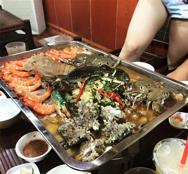 Nồi lẩu 2 triệu ngập mặt ở Hà Nội đang khiến dân mạng sốt vó muốn đi ăn, thực ra là... - Ảnh 4.