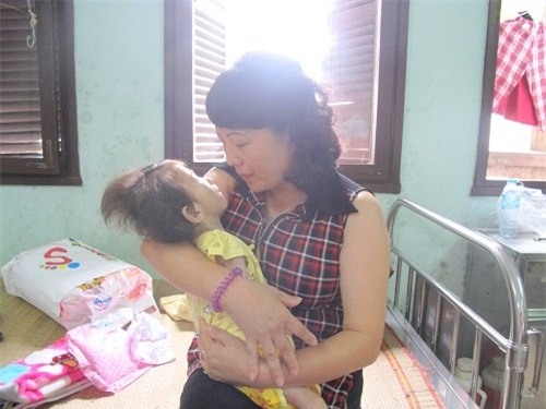 nhieu me tu nguyen den vien cho be 14 thang nang 3,5kg bu hinh anh 8