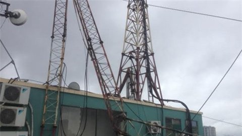 cột thu phát sóng, cột thu phát sóng bị đổ