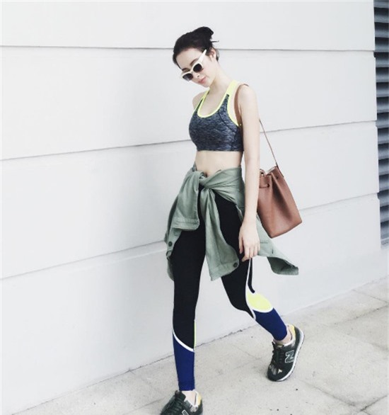 thoi-trang-tap-gym-thay-doi-lien-tuc-cua-angela-phuong-trinh-8