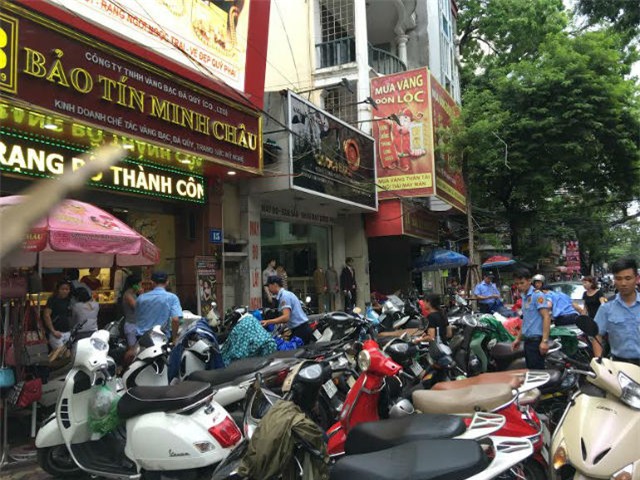 tra loi duoc ba cau hoi, hay quyet dinh mua vang hinh anh 1