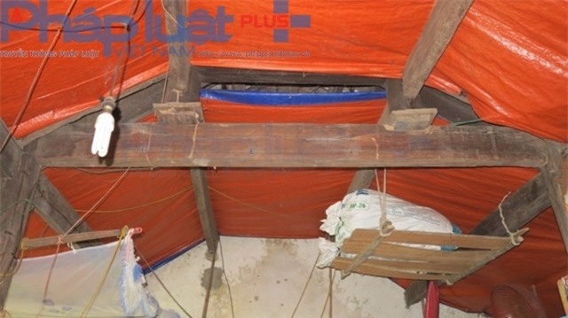 Hoàn cảnh gia đình cháu bé rất khó khăn, từ lọt lòng mẹ cháu mắc bệnh tim bẩm sinh cả chị Soa anh Thành đã phải chạy vạy vay mượn khắp nơi để có tiền chữa bệnh cho con. Căn nhà của gia đình đã rách nát phải dùng bạt căng khắp nơi cho đỡ dột.