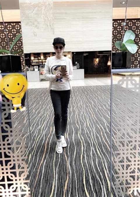 Thậm chí người đẹp còn thường xuyênkết hợp nón snap-back trẻ trung. - Tin sao Viet - Tin tuc sao Viet - Scandal sao Viet - Tin tuc cua Sao - Tin cua Sao