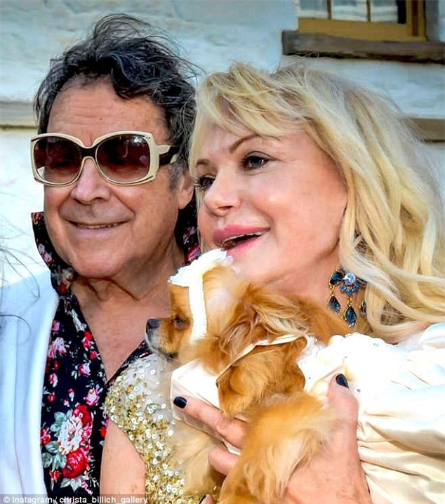 Cặp đôi hạnh phúc dài lâu nhờ quan hệ "ngoài luồng"! - 4