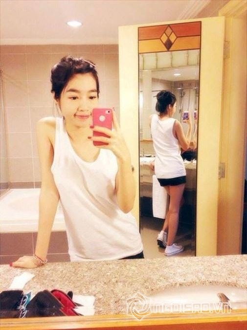 'Soi' sở thích đặc biệt của sao Việt trong phòng tắm 1