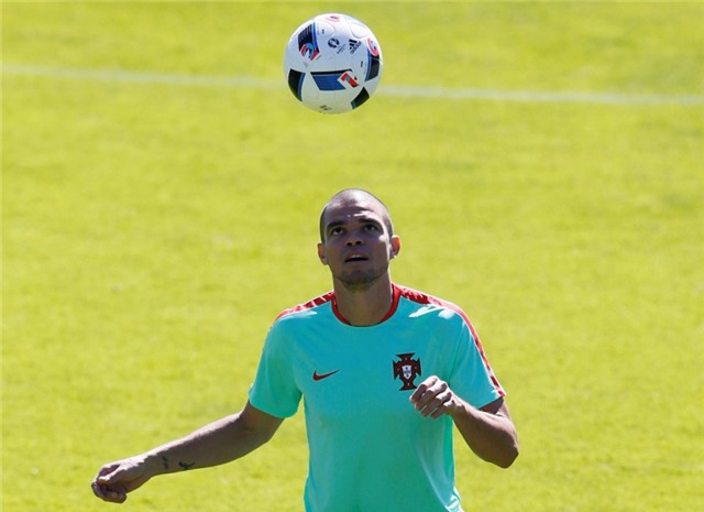 'Hung than' Pepe tro lai tran chung ket Euro hinh anh 3