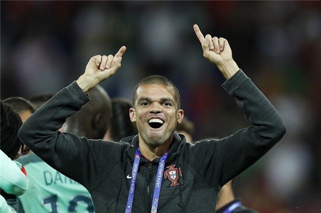 'Hung than' Pepe tro lai tran chung ket Euro hinh anh 7