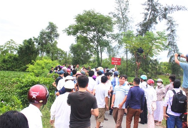 Tài xế taxi chở thêm 5 khách sau khi giết nữ giám thị 9X - Ảnh 1.