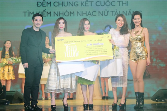 Đông Nhi gặp sự cố, té ngã ngay trên sân khấu - Ảnh 14.