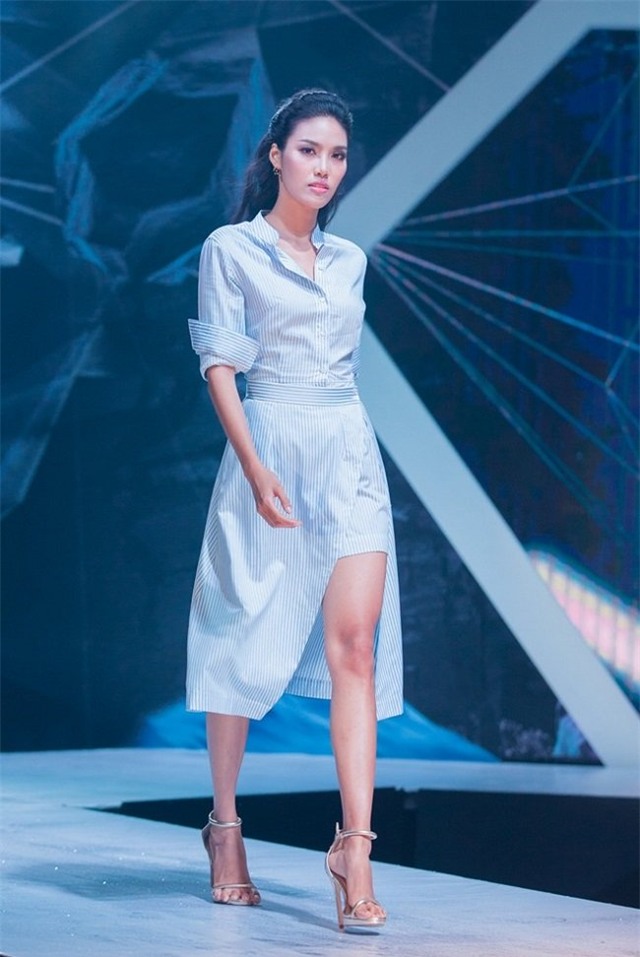 ne phuc trinh catwalk cua bo 3 giam khao the face hinh anh 13