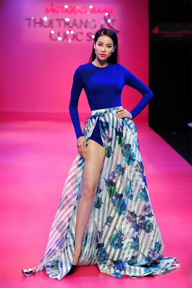 ne phuc trinh catwalk cua bo 3 giam khao the face hinh anh 17